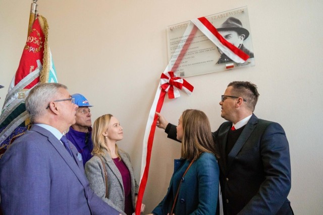 28.04.2022 gdansk. odsloniecie tablicy alojzego antoniego szablewskiego w siedzibie zr gdanskiego nszz solidarnosc. fot. jakub steinborn / polska press/dziennik baltycki