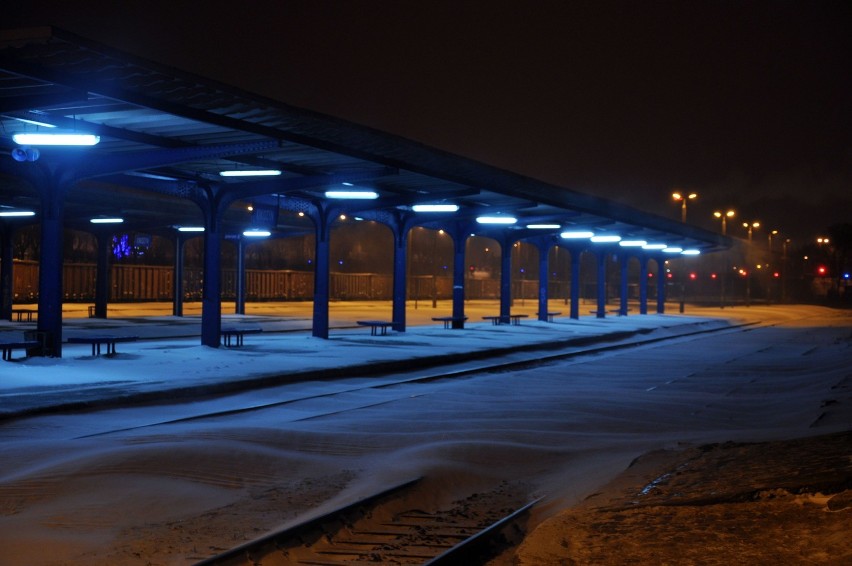 Kwidzyński dworzec pkp tuż przed świtem
