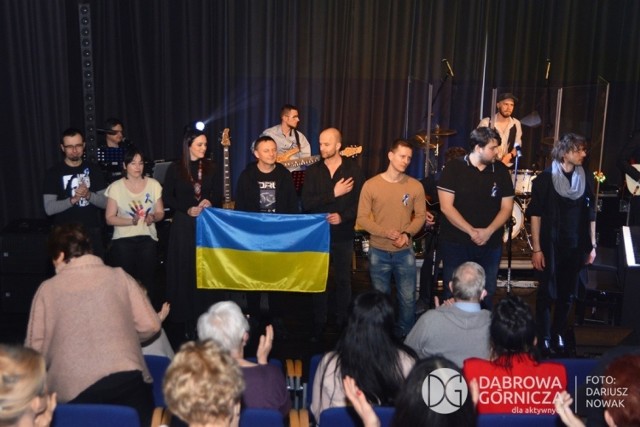 Koncert "Solidarni z Ukrainą" w Miejskiej Bibliotece Publicznej w Dąbrowie Górniczej

Zobacz kolejne zdjęcia/plansze. Przesuwaj zdjęcia w prawo - naciśnij strzałkę lub przycisk NASTĘPNE