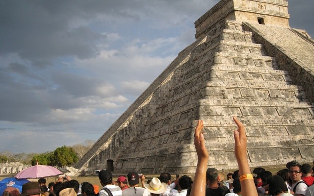 Szacuje się, że w związku z zapowiadanym końcem świata, Meksyk odwiedzi 50 mln turystów.
