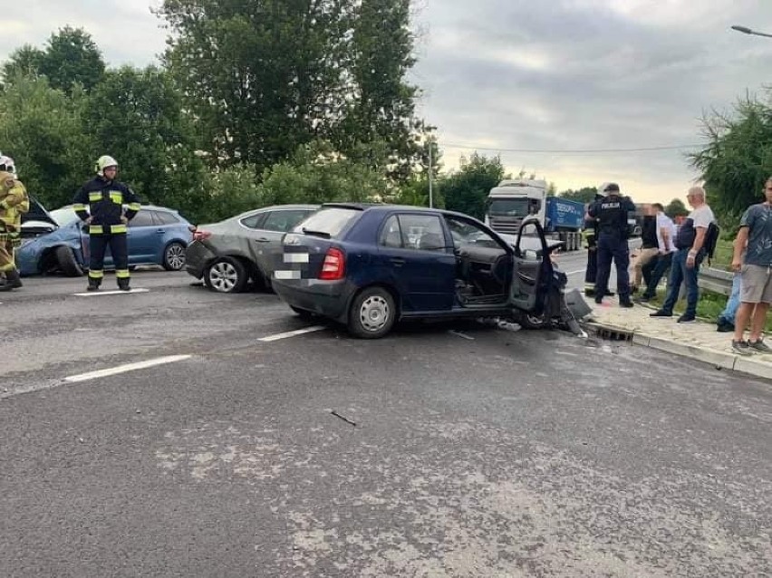 Niedaleko Krakowa doszło do zderzenia czterech samochodów