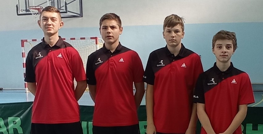 Tenisiści UMLKS II Radomsko rozpoczęli sezon w IV lidze. Grali z Kusym Łobudzice