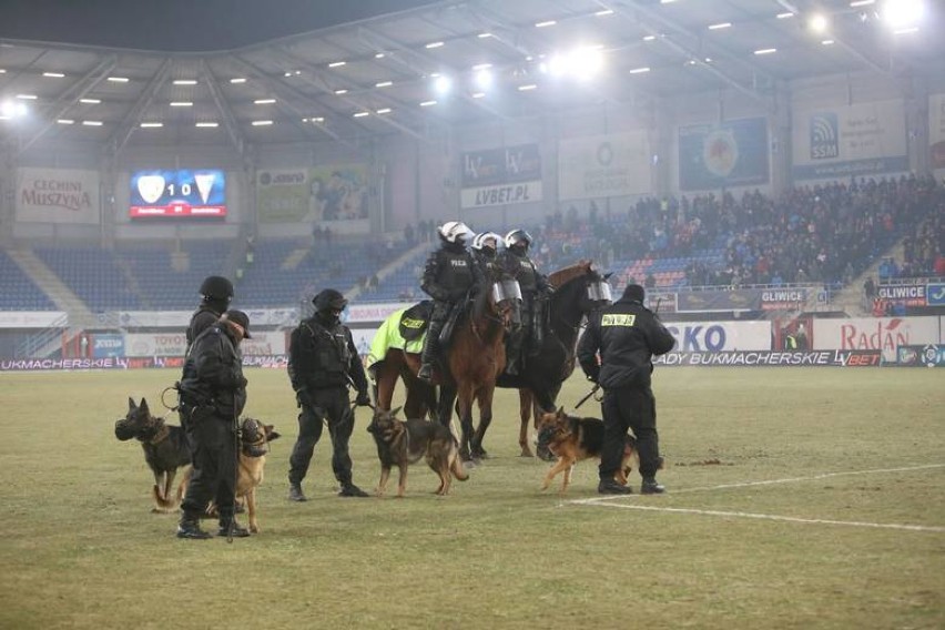 Nie milkną echa derbowego meczu Piast Gliwice - Górnik Zabrze. Boniek i Banaś krytykują Komisję Ligi