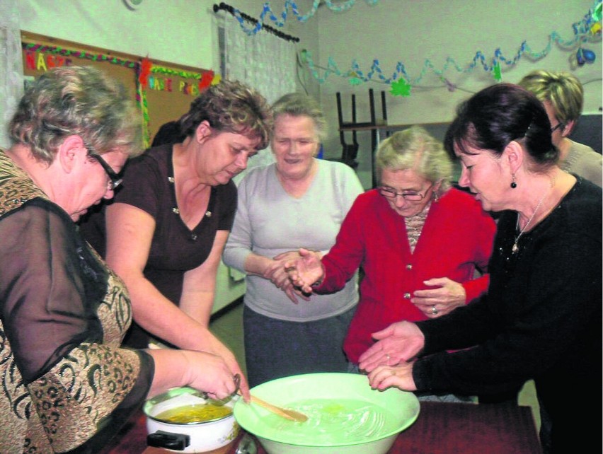 MACZKI
Miejski Klub Maczki ma dla ma-czkowskich seniorów...