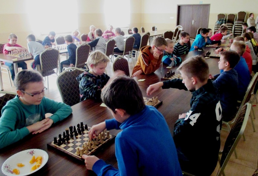 Lgota Mokrzesz: młodzież z gminy Koziegłowy stanęła w szranki w turnieju szachowym