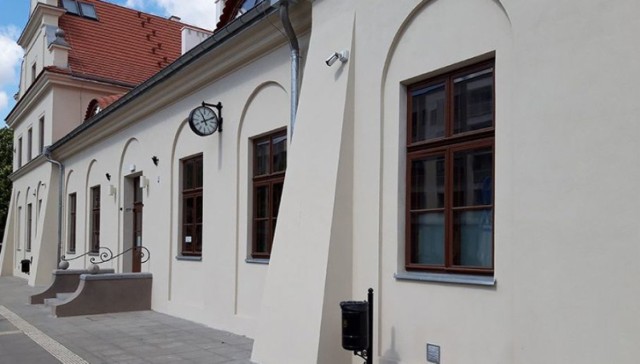 Zabytkowy dworzec w Pruszkowie odzyskał dawną świetność