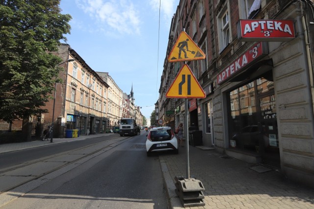 Rozpoczęły się pierwsze prace na ulicy Powstańców w Chorzowie.
Zobacz kolejne zdjęcia/plansze. Przesuwaj zdjęcia w prawo - naciśnij strzałkę lub przycisk NASTĘPNE