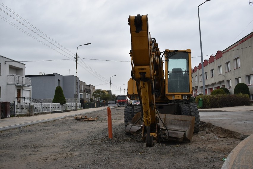 Droga w kierunku siedziby policji i straży pożarnej jest...