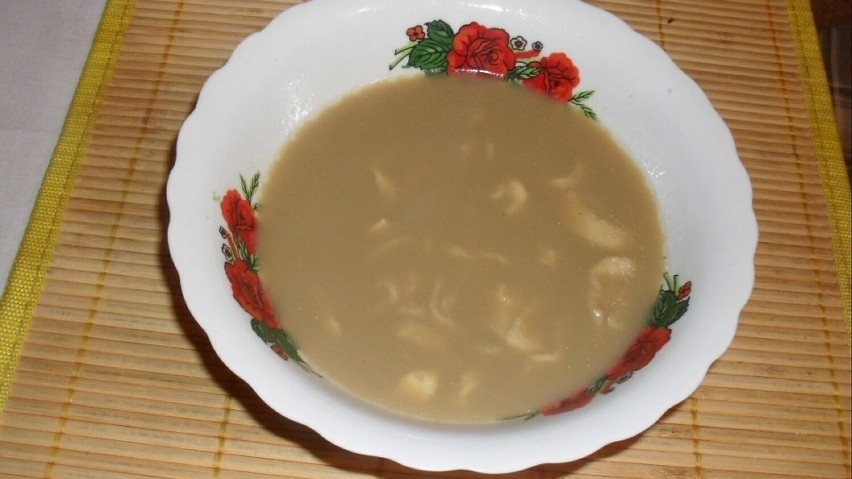 Krakowska zupa kminkowa z lanym ciastem lub grzankami...