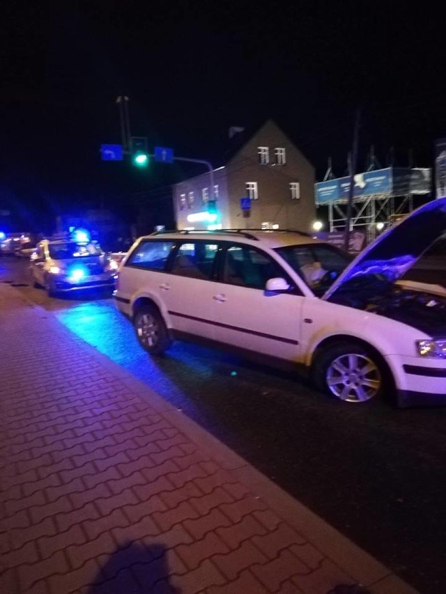 Volkswagen passat i bmw zderzyły się na skrzyżowaniu Korfantego i Rybnickiego w Radlinie