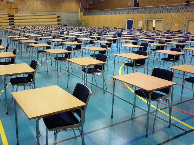 Źródło: http://commons.wikimedia.org/wiki/File:Ready_for_final_exam_at_Norwegian_University_of_Science_and_Technology.jpg