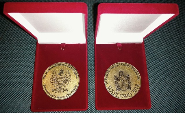 Pamiątkowe medale IV Konkursu Tradycji i Kultury Szlacheckiej