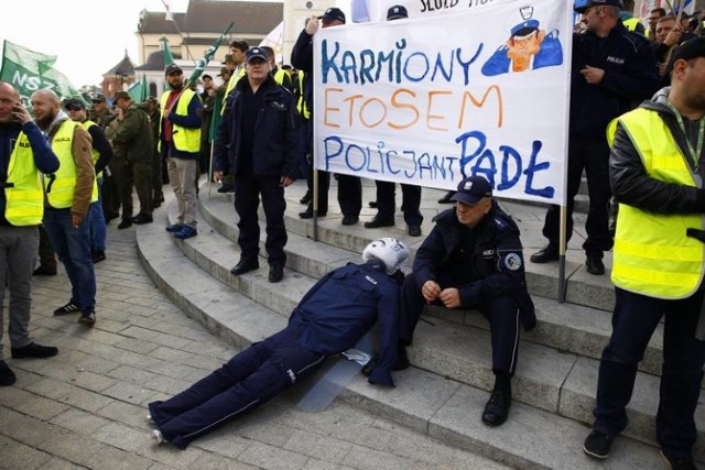 Protest policjantów w Warszawie