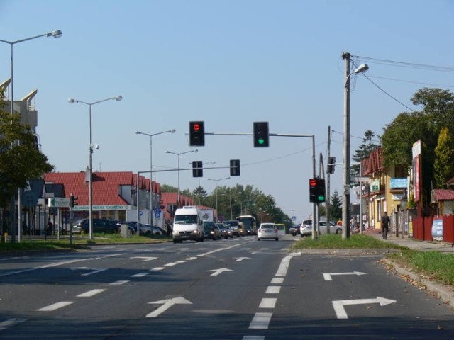 Sygnalizacja świetlna będzie włączona od godziny 7 do godziny 16. W pozostałych godzinach oraz w weekendy sygnalizacja będzie pulsować.