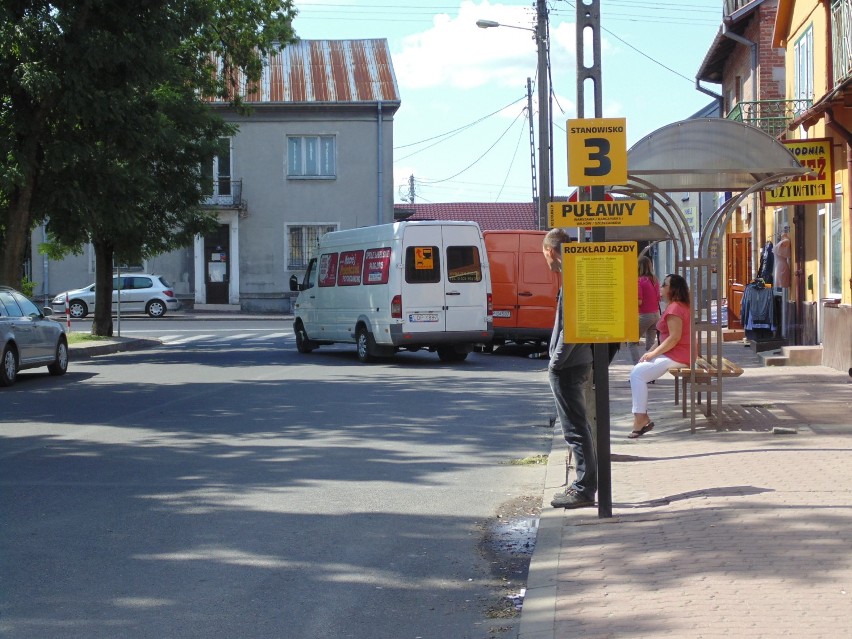 Nowe wiaty przystankowe w Opolu Lubelskim