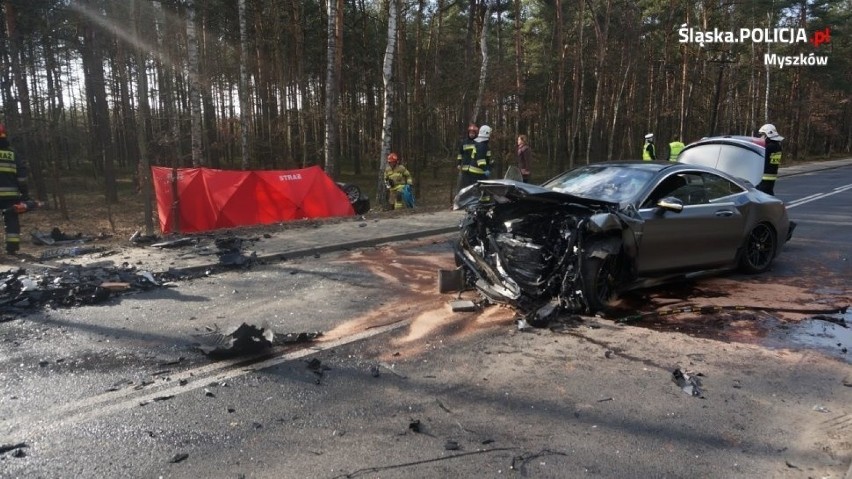 Tragiczny wypadek na DW 791 w Masłońskim. Prokuratura wszczęła śledztwo, które ma ustalić przyczyny wypadku [ZDJĘCIA]