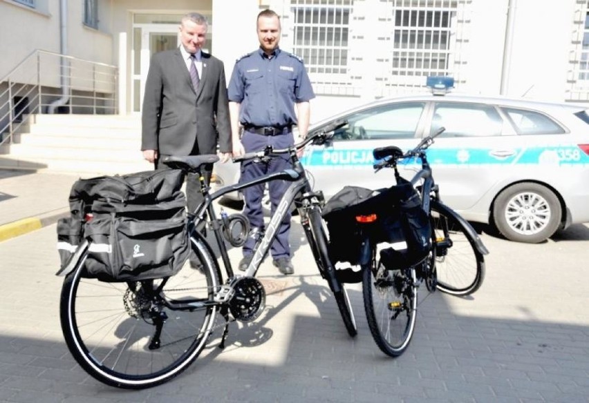 Bielsk Podlaski. Policjanci dostali nowe rowery (zdjęcia)