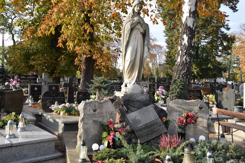 Cmentarz Parafialny w Sieradzu przed Wszystkimi Świętymi
