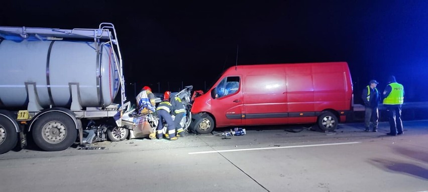 Wypadek na autostradzie A4 w stronę Legnicy 8.12.2022 r....