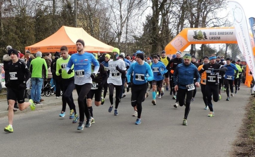 Pod Mogilnem odbył się 1. Bieg Lasem Babskim. Ponad 300...