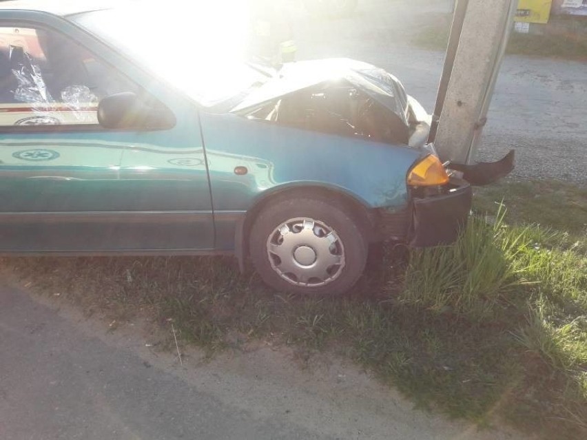 Nowy Sącz wypadek. Na ul. Węgierskiej samochód uderzył w słup