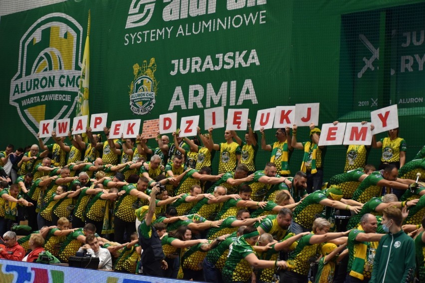 Spotkanie Aluronu z ZAKSĄ tłumnie oglądali kibice na hali...