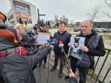 Toruń. Pod siedzibą TZMO odbył się drugi antywojenny protest. Zobacz zdjęcia!