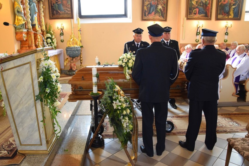 Pogrzeb ks. Andrzeja Kowolika. Biskup: "Odszedł człowiek-anioł"