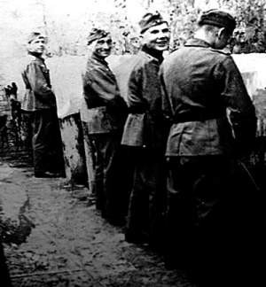 Przytłaczająca większość Ślązoków traktowała swoją przymusową służbę w hitlerowskiej armii tak, jak potraktowano widoczny na zdjęciu mur!