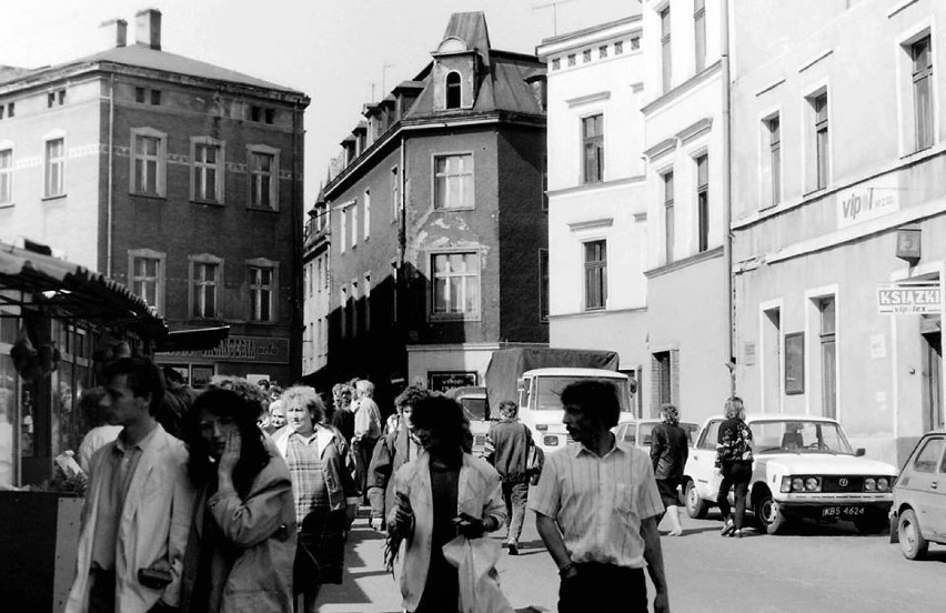 Spacer po centrum Gliwic... wiele lat temu! Tak wyglądały ulice, domy, ludzie. Zobacz te czarno-białe zdjęcia