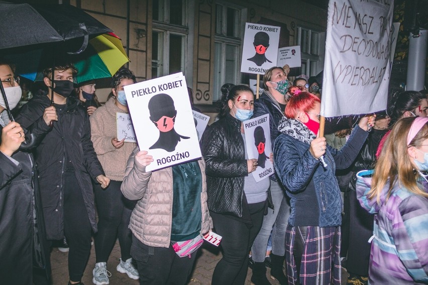 Tłumy mieszkańców Rogoźna i okolic protestowało przeciwko zakazowi aborcji