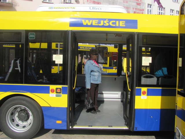 Kaliskie Linie Autobusowe wracają na przystanek przy Galerii Amber