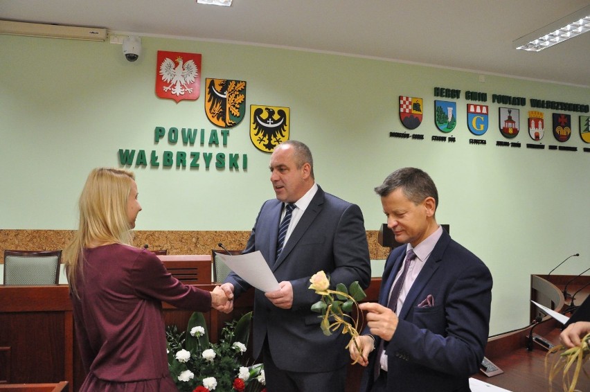 W Starostwie Powiatowym w Wałbrzychu złożono najlepsze życzenia dla służb społecznych