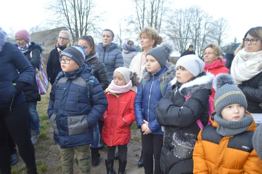 Rębielice Szlacheckie: Szkoła zamknięta w trybie natychmiastowym. Dzieci nie wpuszczono na lekcję