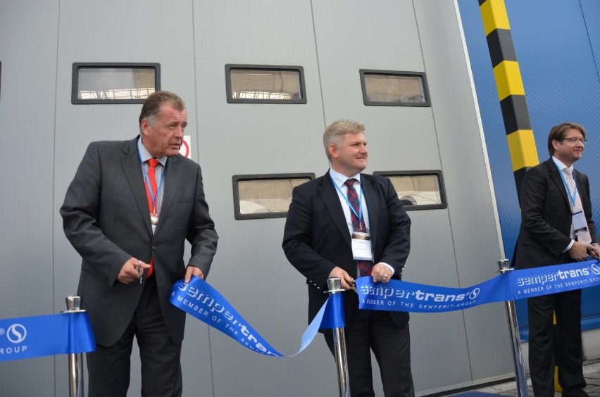Sempertrans otworzył nową halę produkcyjną za 40 mln euro [ZDJĘCIA]