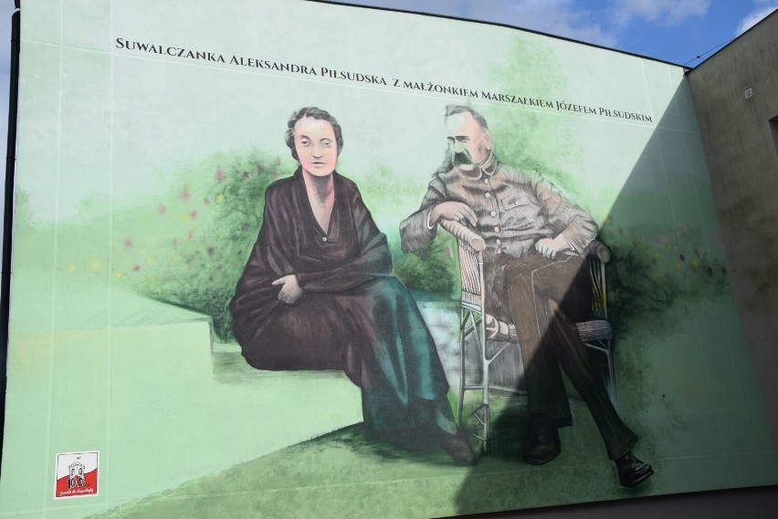 Aleksandra i Józef Piłsudscy to mural, który odsłonięto w...