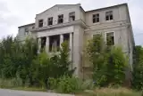 Opuszczony pałacyk na ulicy Przemysłowej w Kościerzynie to niezwykły budynek, choć mocno zrujnowany ZDJĘCIA