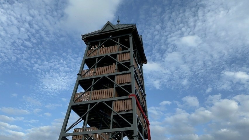 Wieża widokowa na Bocheńcu niedaleko Brzeska ma 25 metrów...