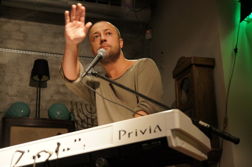 Czesław Mozil w Magazyn Cafe