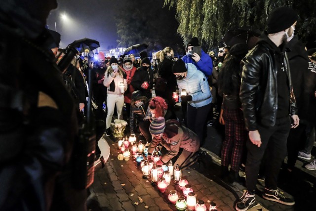 Protest zwolenników prawa do aborcji pod Radiem Maryja.