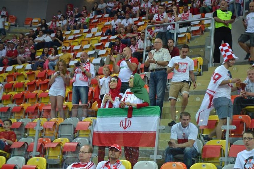 Biało-czerwona armia kibiców przed meczem Polska-Iran w Częstochowie [ZDJĘCIA]