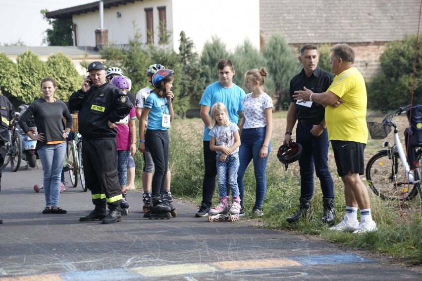 Dni Wioski: Zawody rolkarskie i rajd nordic walking [GALERIA ZDJĘĆ]