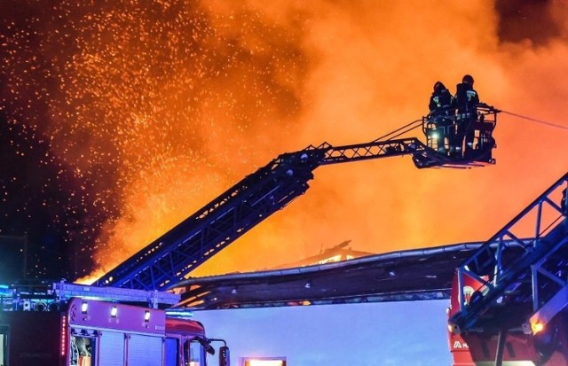Pożar domu jednorodzinnego w Gdyni. Na miejscu służby!