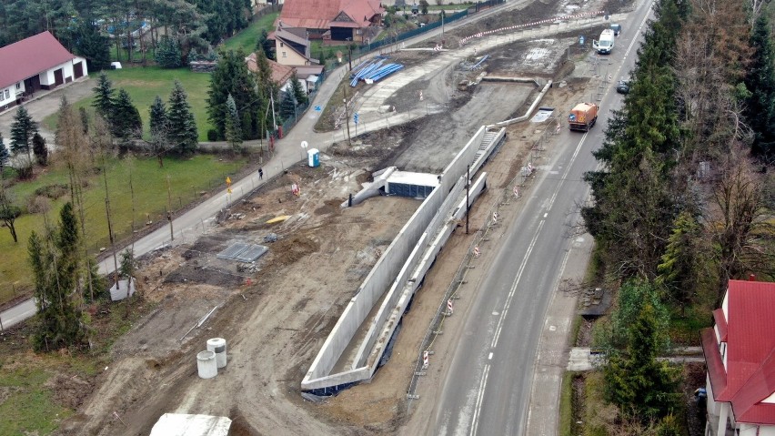 Budują nowy most kolejowy na odcinku linii 104 Chabówka - Nowy Sącz. W centrum Rabki Zdrój powstają też przejścia podziemne i wiadukty 
