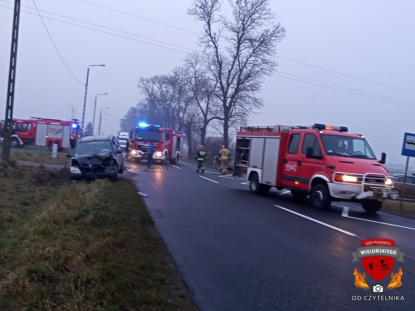 Wypadek w Kraszkowicach. Zderzyły się trzy samochody ZDJĘCIA