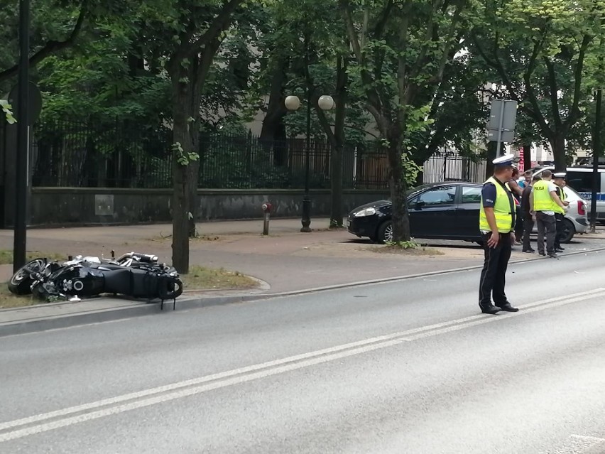 Wypadek na ul. św. Antoniego. Zderzenie citroena z suzuki....