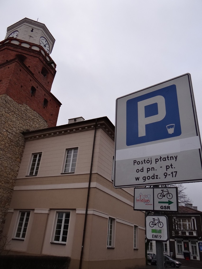 WOSiR przejął kontrolę nad płatnymi parkingami w Wieluniu. Nowa siedziba biura strefy 