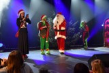 Niesamowita, świąteczna atmosfera gościła w Skokach! Wstążki, szarfy, elfy i Mikołaj - dzieci, ale i dorośli, bawili się znakomicie!
