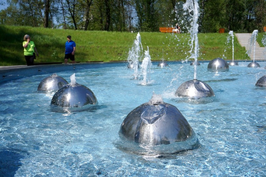 Lublin: Nowa fontanna w parku Ludowym to nie miejskie kąpielisko. Straż miejska: Będziemy się pojawiać tam częściej
