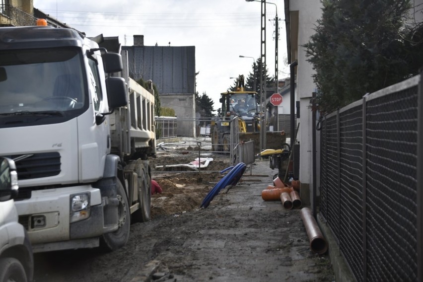 W Radomiu na Glinicach kolejna rozkopana ulica – Błotnia, jest tam modernizowana kanalizacja sanitarna